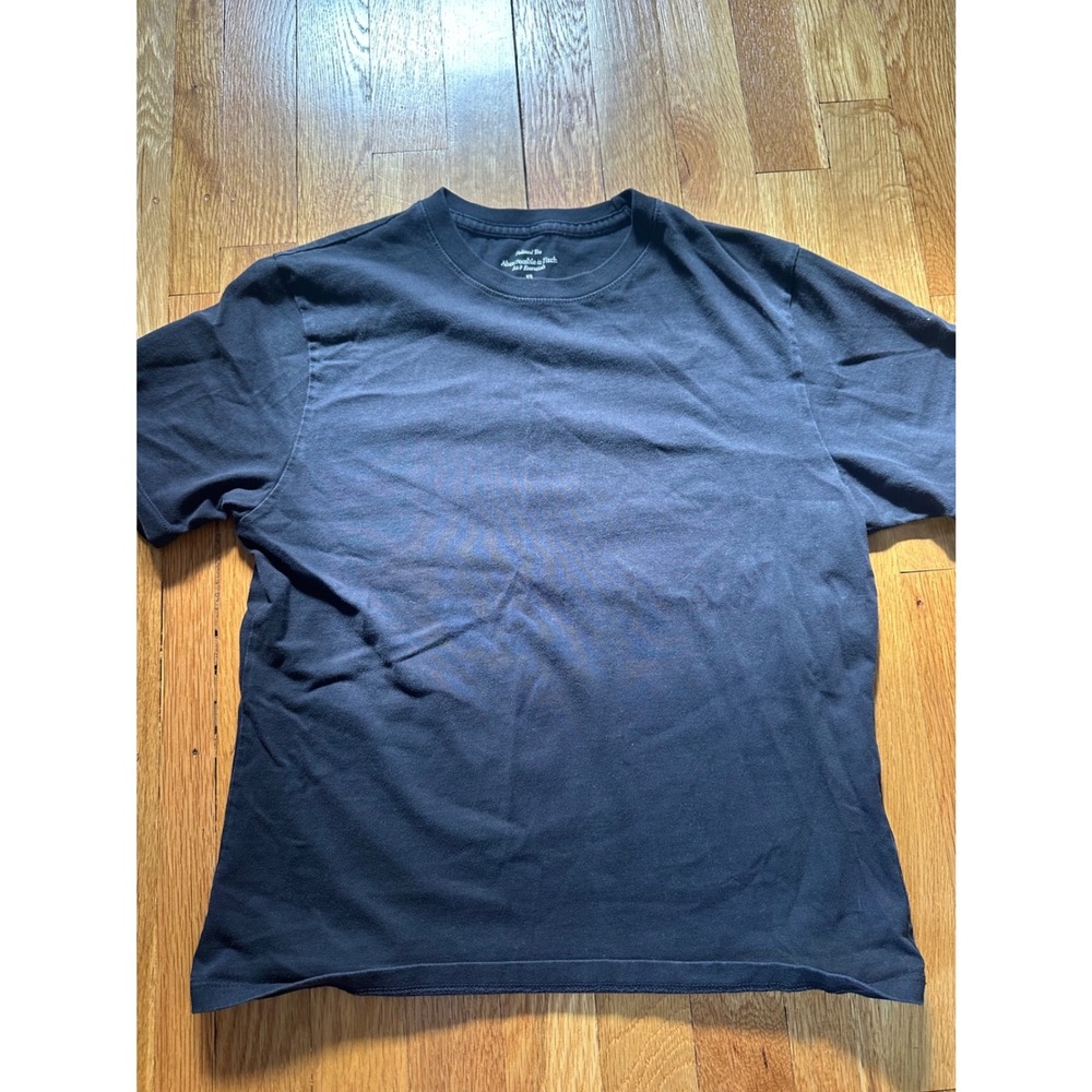 Women's Abercrombie and fitch black t shirt